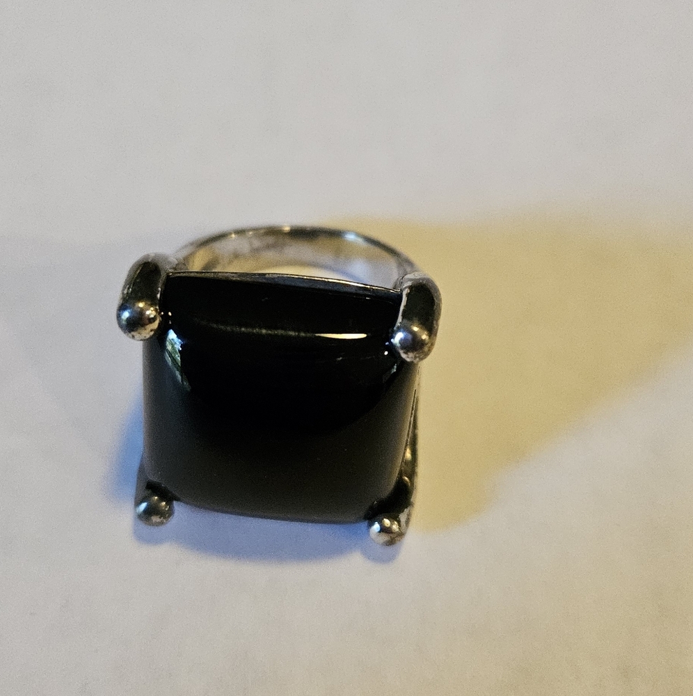 Guess Ring Black Glass Stone Size 7.5 7 1/2 Chunky Vintage Signed